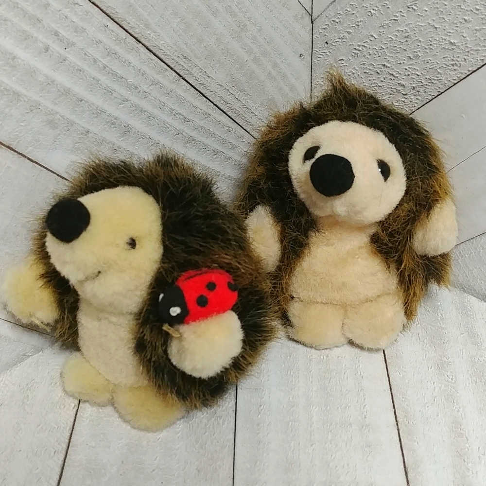 Leafy Lane UK 2 Hedgehogs Miniture Stuffed Animals